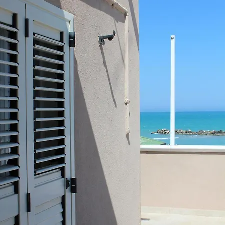 Rooftop A Casa Di Tatta - By The Sea شقة